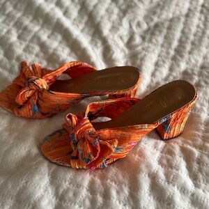 Bright and fun Lulus brand women’s sandals.  Size 8.5.